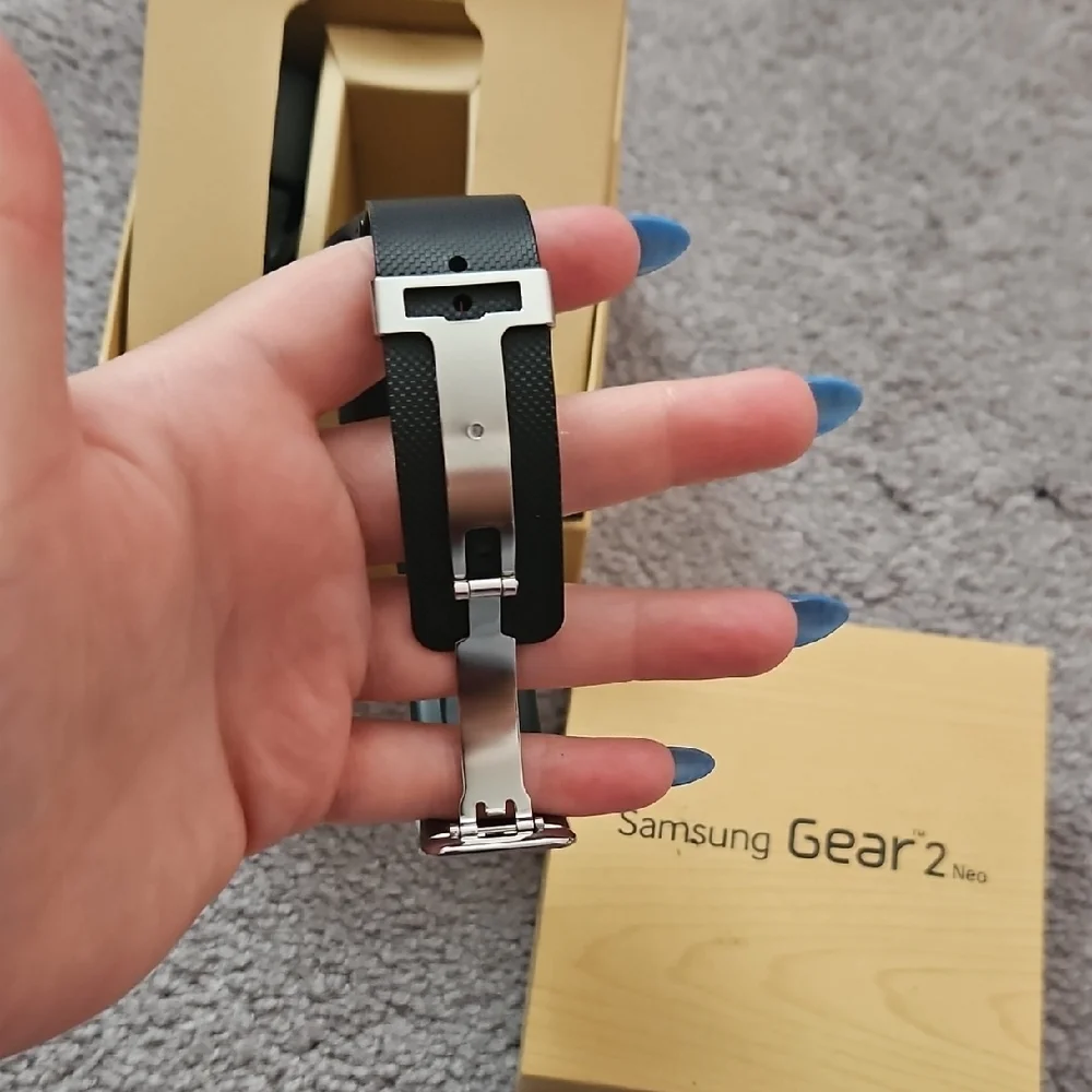 Samsung Gear 2 Neo Smartwatch in Black